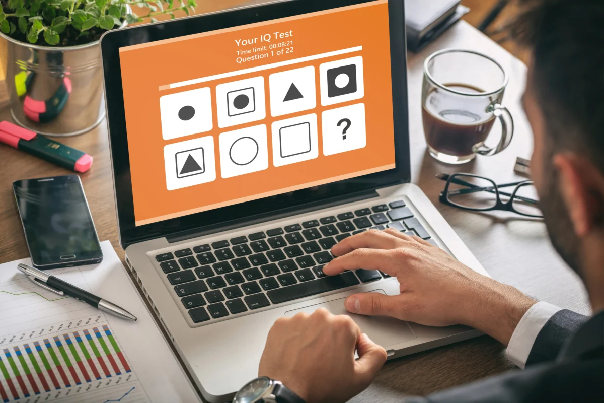 notebook s iq testem