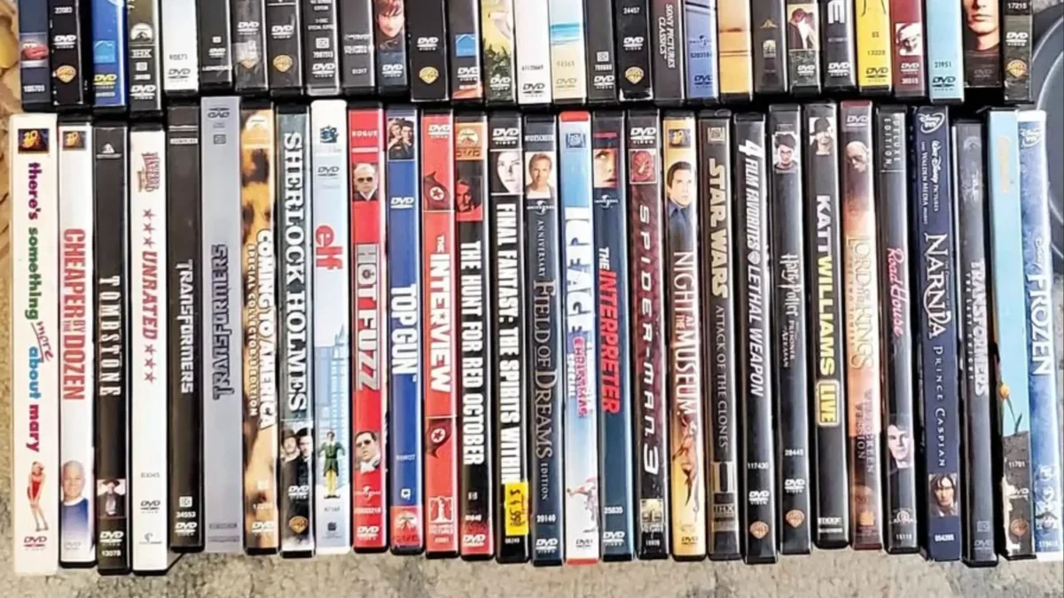 filmy na dvd v řadě vedle sebe