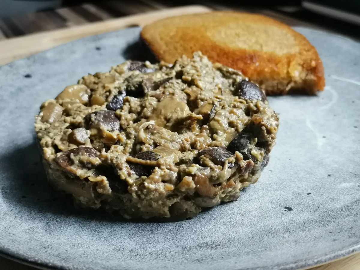 Houbovou smaženici buď milujete, nebo nenávidíte. Zdroj: Shutterstock | TVGURU.cz Houbovou smaženici buď milujete, nebo nenávidíte. Zdroj: Shutterstock