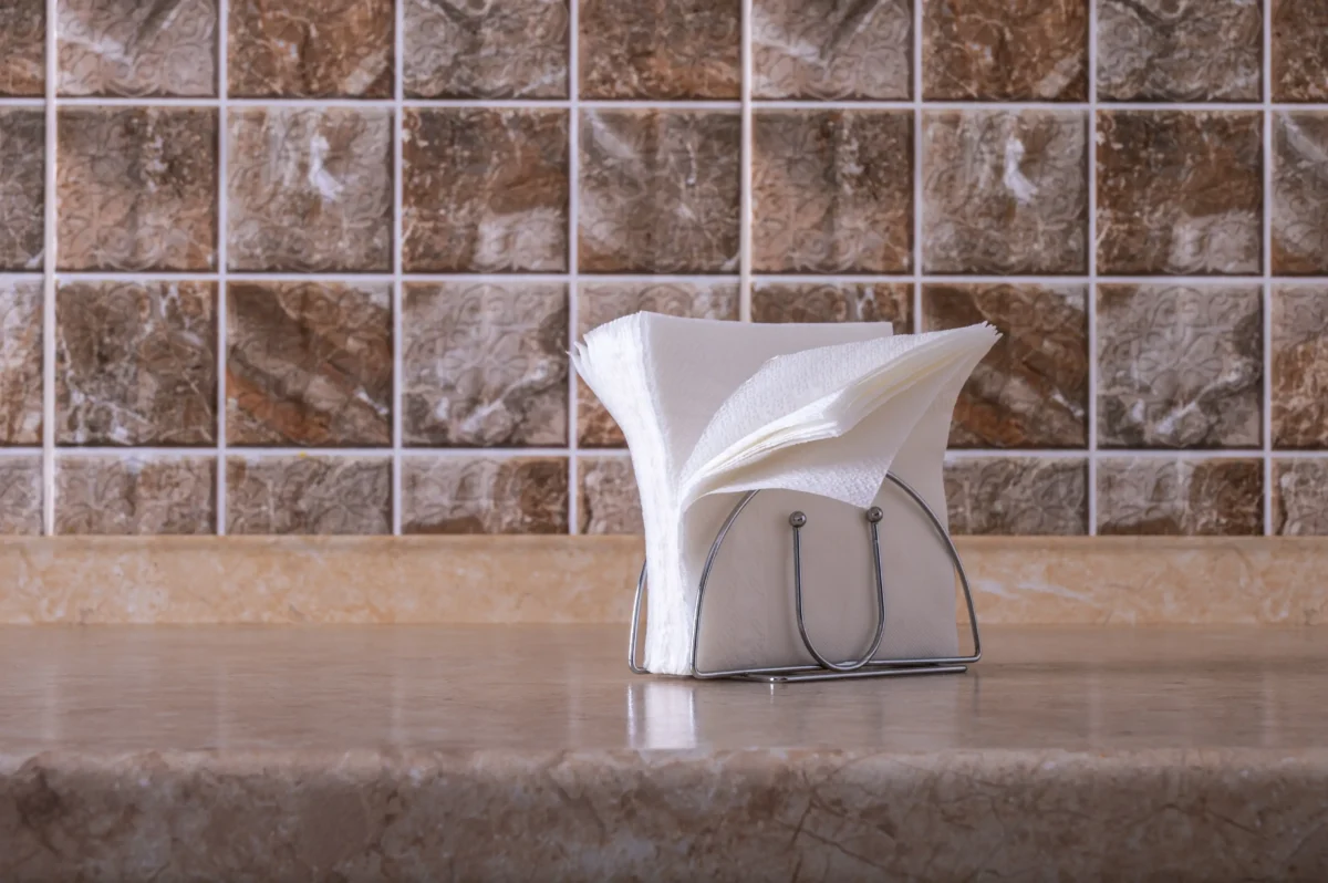 Na lince jsou servítky. 