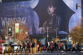 Netflix láká na očekávanou 3. řadu seriálu Wednesday. Zdroj: Shutterstock