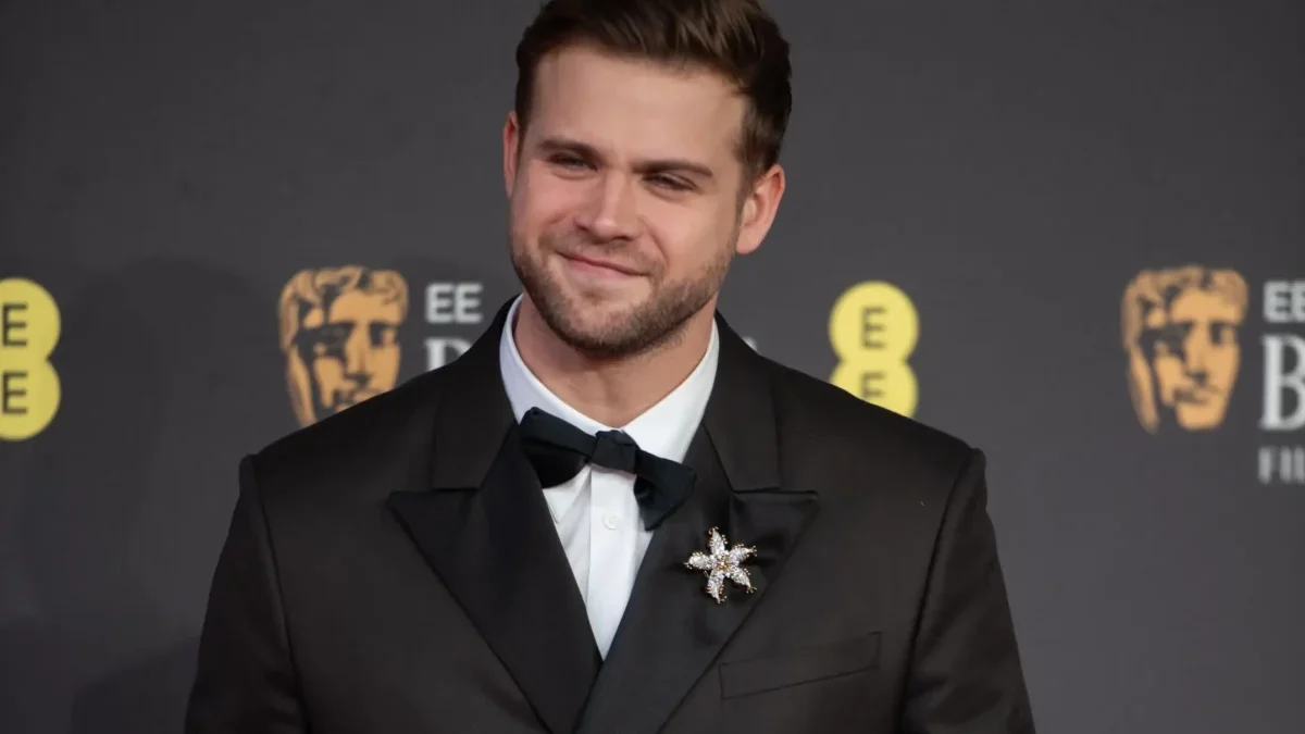 Britský herec Leo Woodall