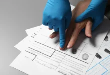 Otisk prstu na papír