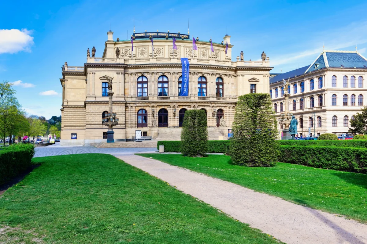 shutterstock_2490139259-2 | TVGURU.cz Rudolfinum v Praze