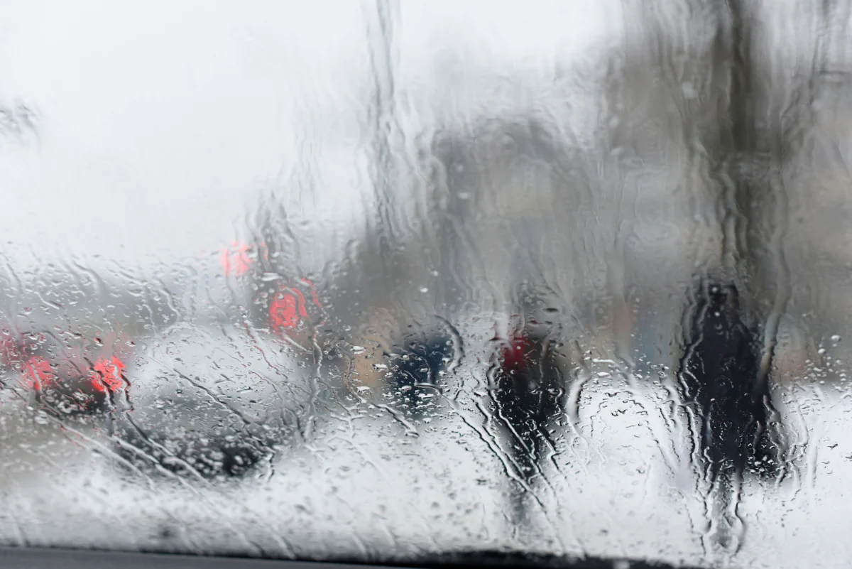 shutterstock_2121542468-převedeno-z-jpg | TVGURU.cz deštivé počasí