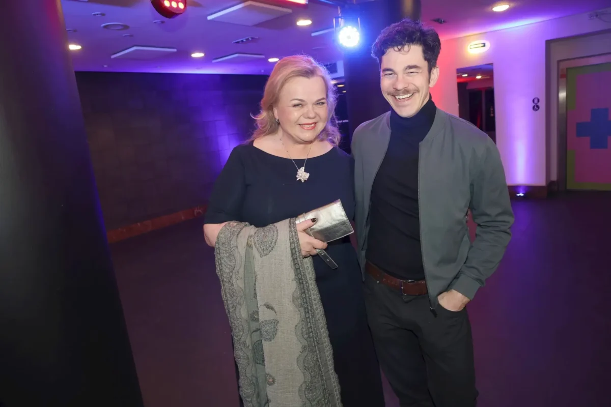 profimedia-1078036421 | TVGURU.cz Marek Adamczyk a Sabina Remundová se smějí.