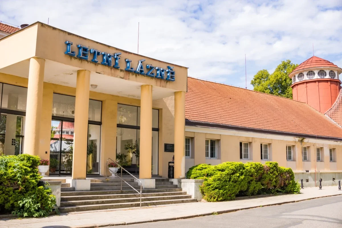 Budovat letních lázní v Poděbradech
