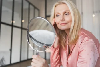Pleť jako zamlada i v prokročilém věku? Díky tomuhle triku našich babiček je to zadarmo. Zdroj: Shutterstock