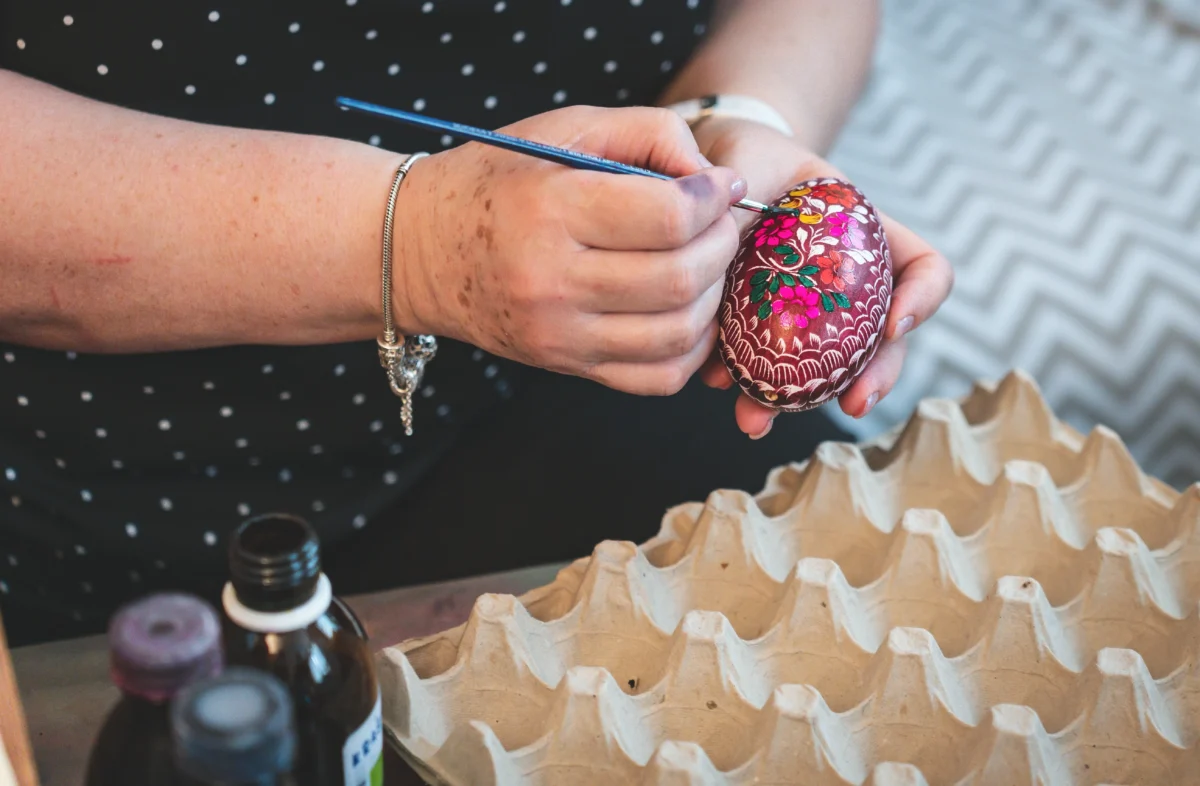 shutterstock_2284663019-converted-from-jpg | TVGURU.cz Velikonoce