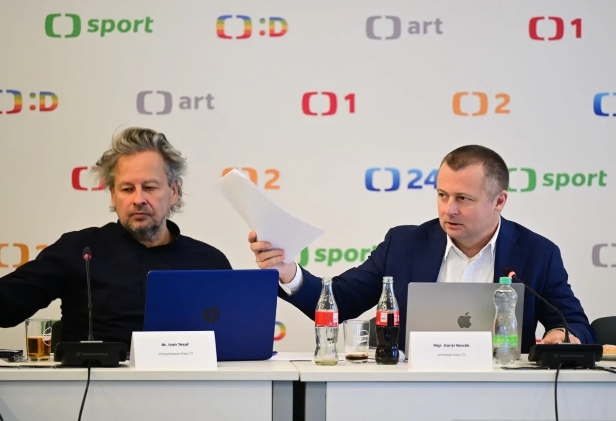 profimedia-1058151495 1 | TVGURU.cz dva muži u stolu