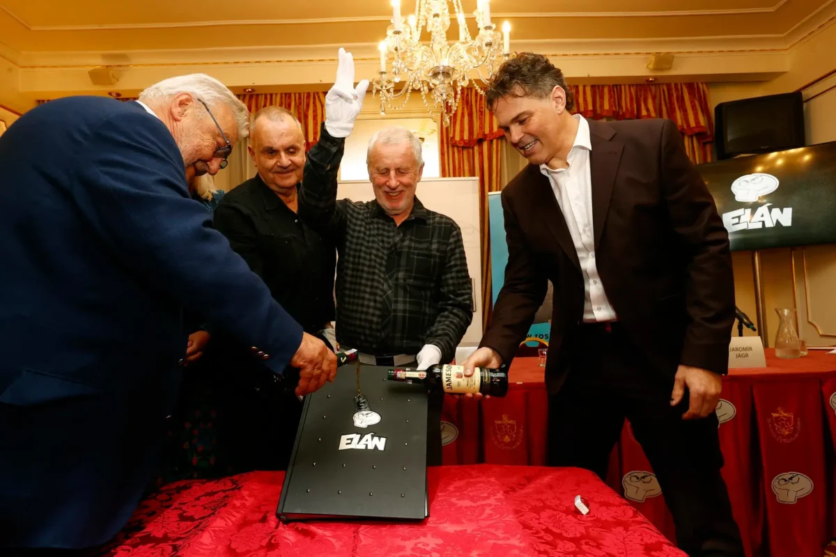 Křest knihy Elán s kapelou a Jaromírem Jágrem
