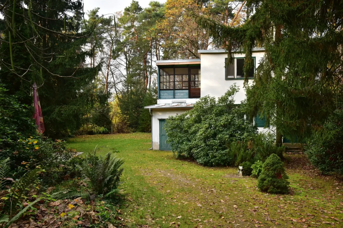 Hrabalova chalupa láká turisty. Zdroj: Shutterstock