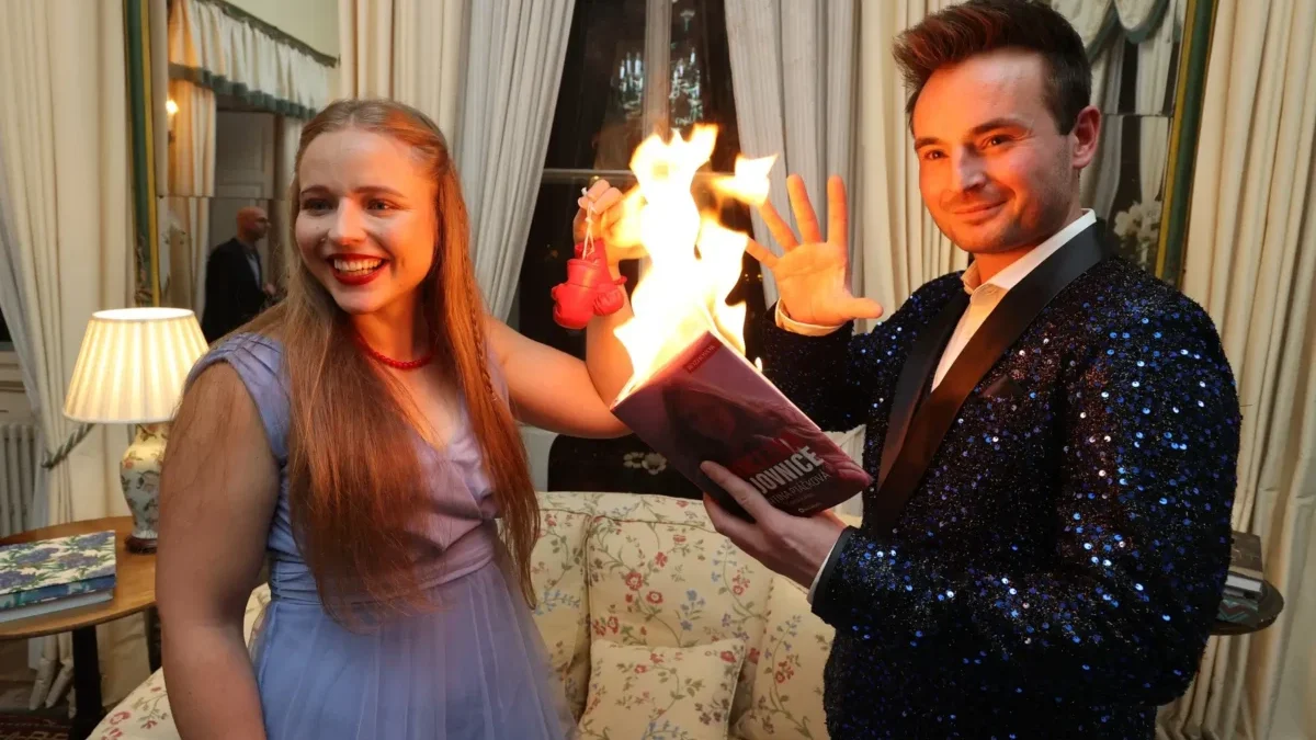 Kickboxerka Ptáčníková a známý herec.