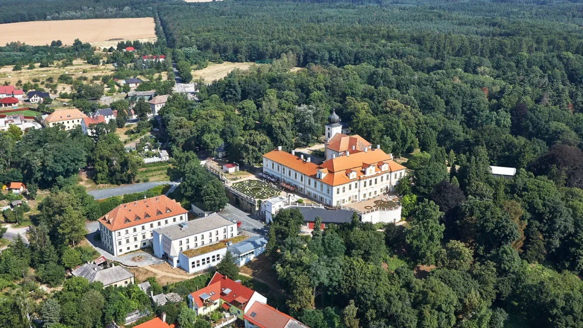 zámek Loučeň