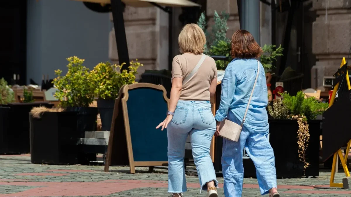 Co nevidět budeme moci vyrazit do ulic nalehko. Zdroj: Shutterstock