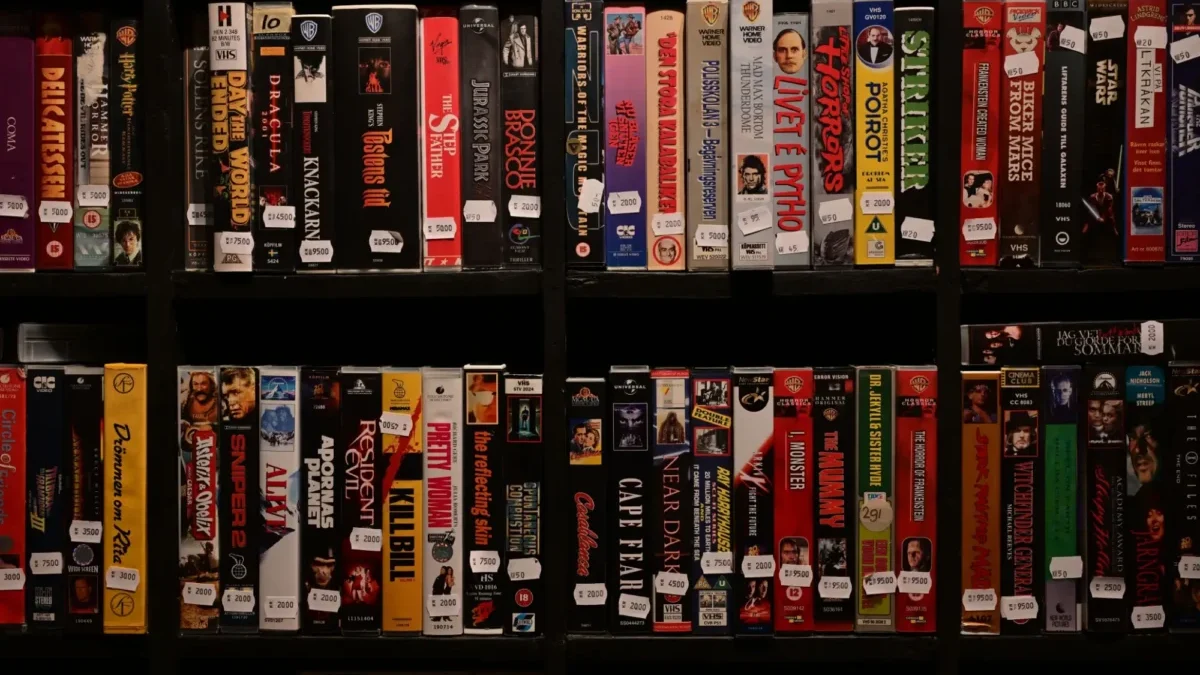 Typická videopůjčovna z osmdesátek