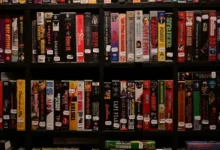 Typická videopůjčovna z osmdesátek