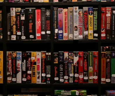 Typická videopůjčovna z osmdesátek