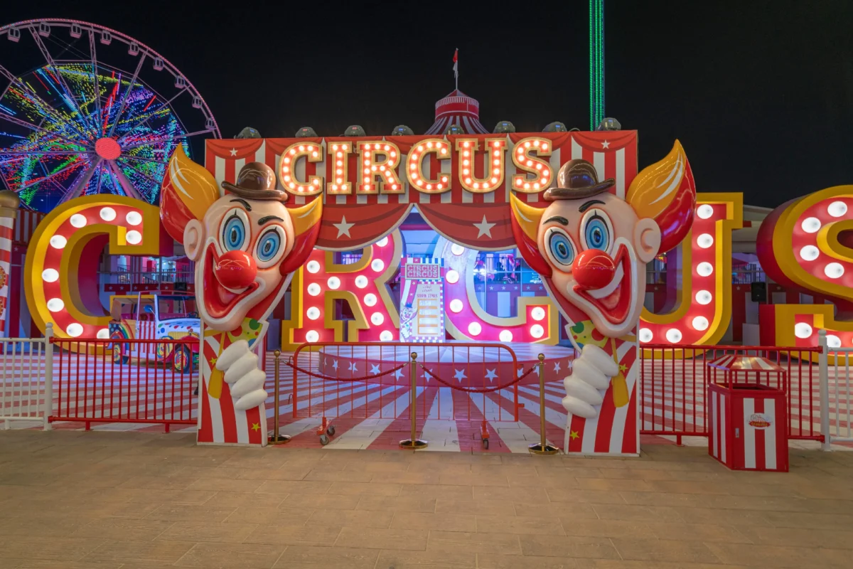 Film s cirkusovou tématikou si oblíbili jen porotci Akademie. Zdroj: Shutterstock | TVGURU.cz Osvětlený cirkus.