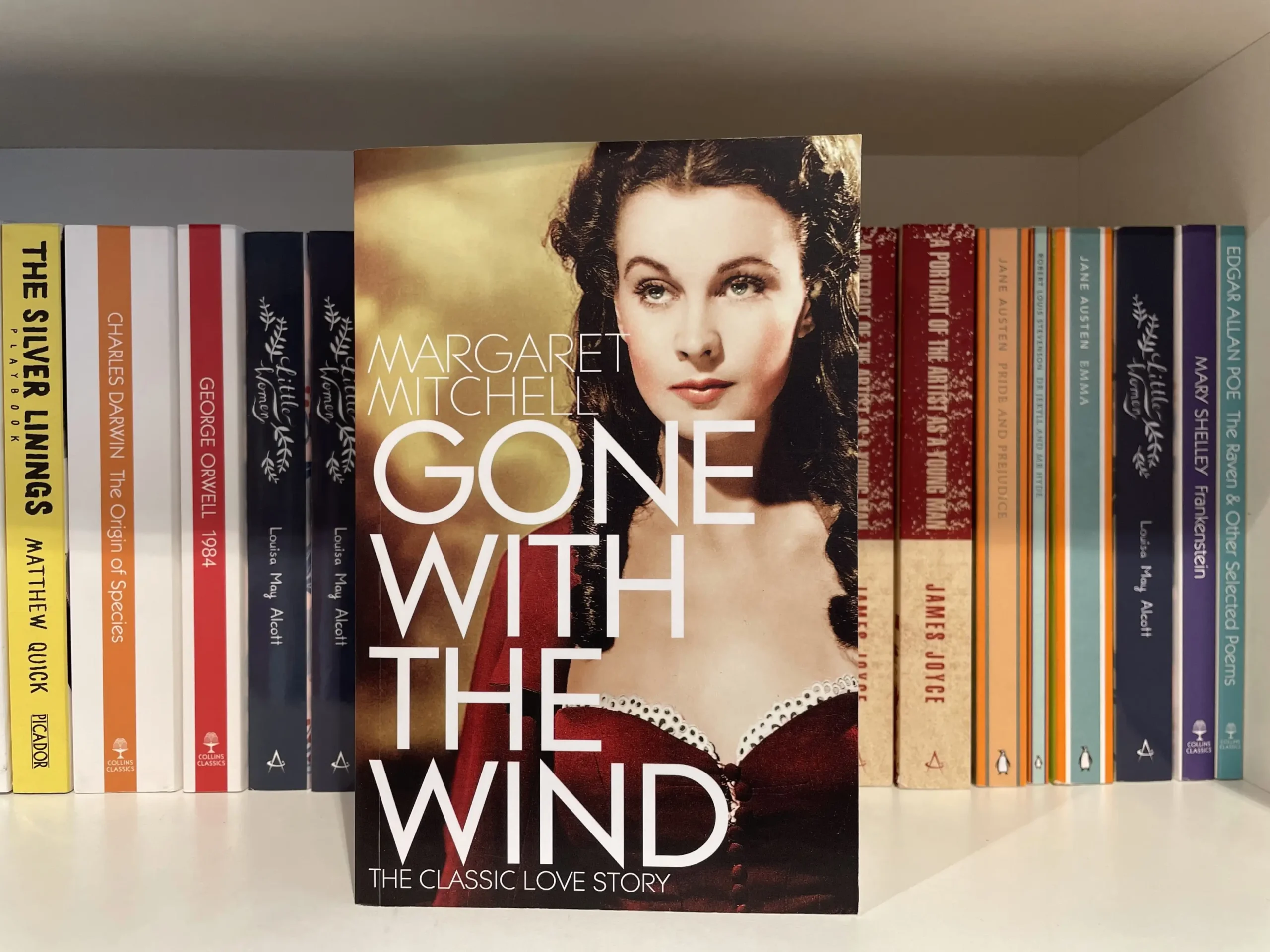 shutterstock_2691651371 1 | TVGURU.cz Kniha Gone with the Wind
