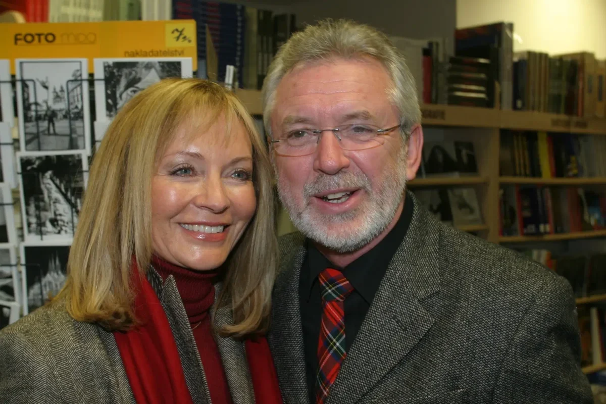 Herec Jaromír Hanzlík s manželkou.