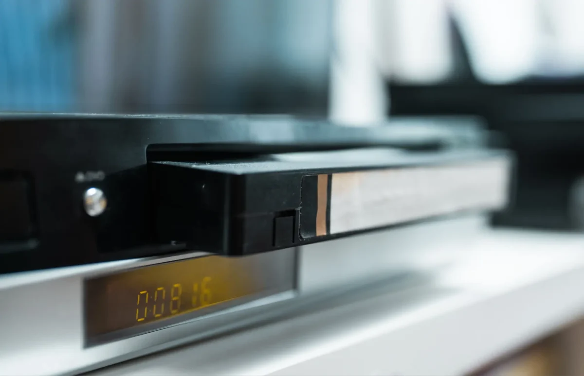 video kazeta VHS v přehrávači