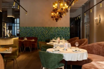 prázdná restaurace