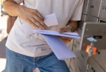 Klasické dopisy už si téměř neposíláme, proto jim ve schránce často nevěnujeme pozornost. Zdroj: Shutterstock