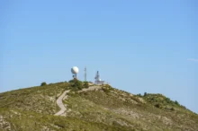 Meteo radar na vyvýšeném místě