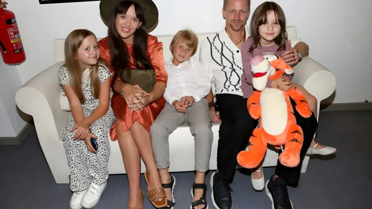 Tomáš Klus s rodinou.