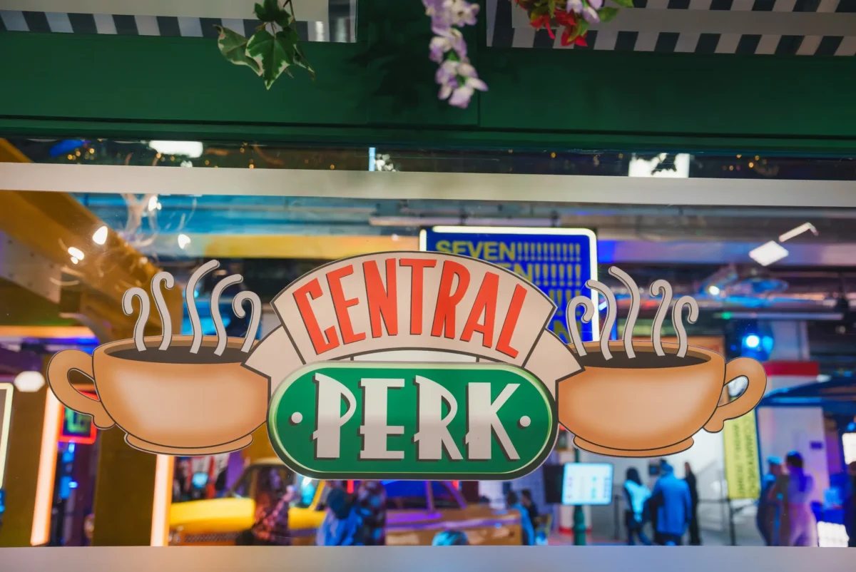 Výloha Central Perk.