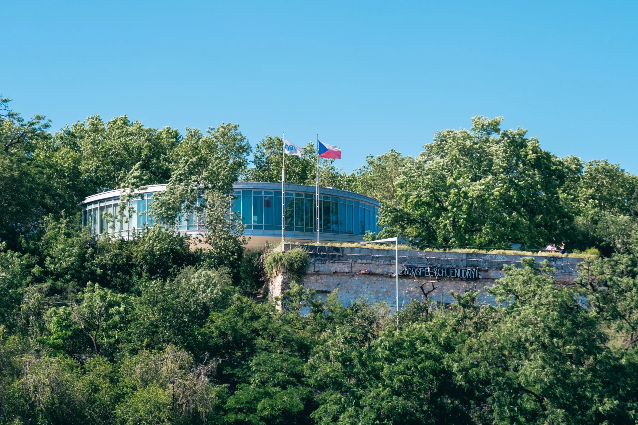 shutterstock_1713534781-2