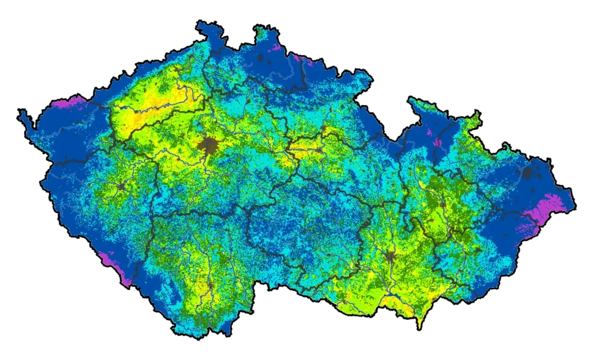 Aktuální nasycení půdy: zelená, žlutá a oranžová je průšvih