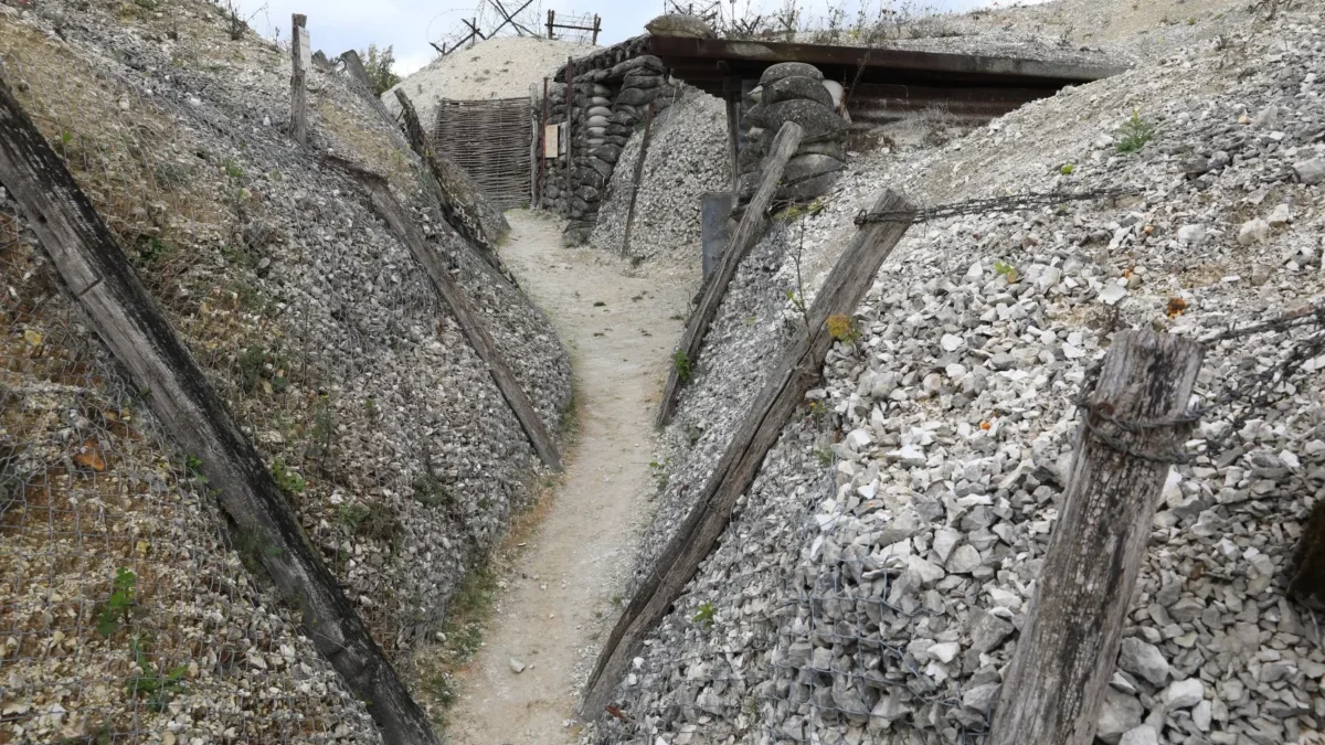 Zákop během války