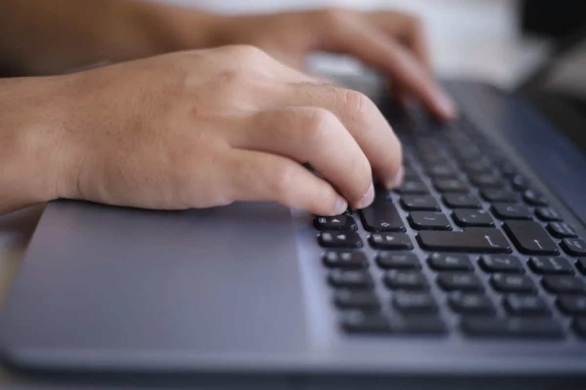 stahování z internetu