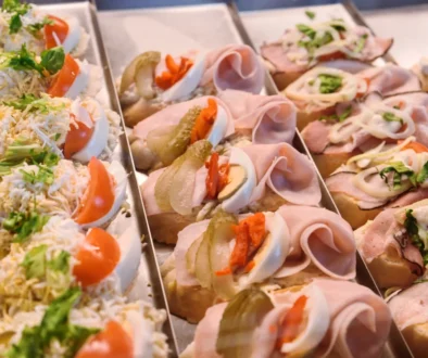 Několik druhů chlebíčků