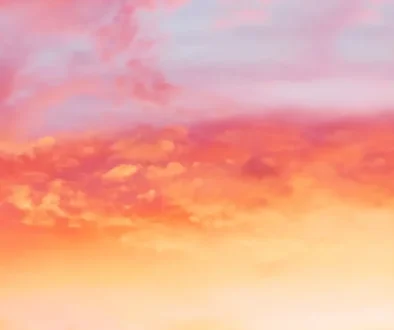 Obloha plná saharského písku