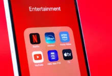 Display mobilního telefonu s aplikacemi