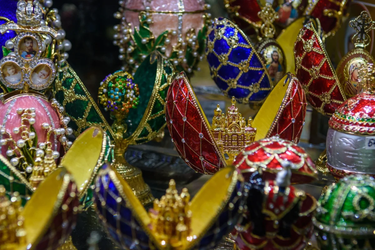 Různá velikonoční vejce