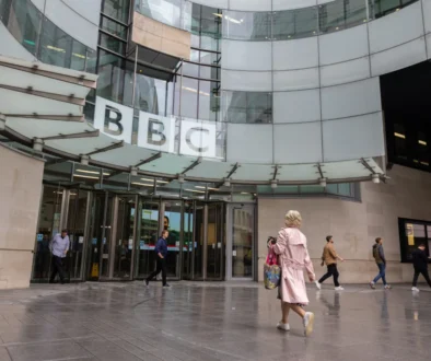 vchod do budovy BBC