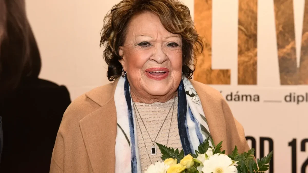 Herečka Jiřina Bohdalová.