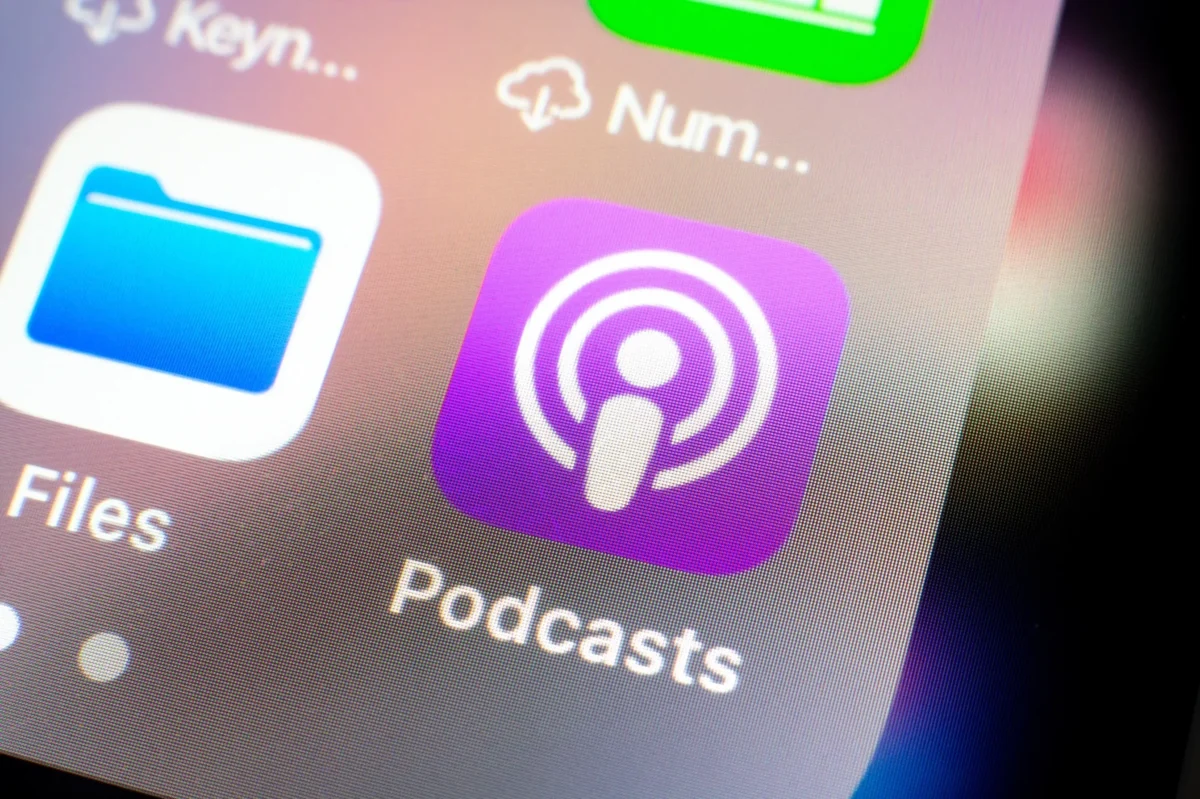 Aplikace Podcasts v telefonu