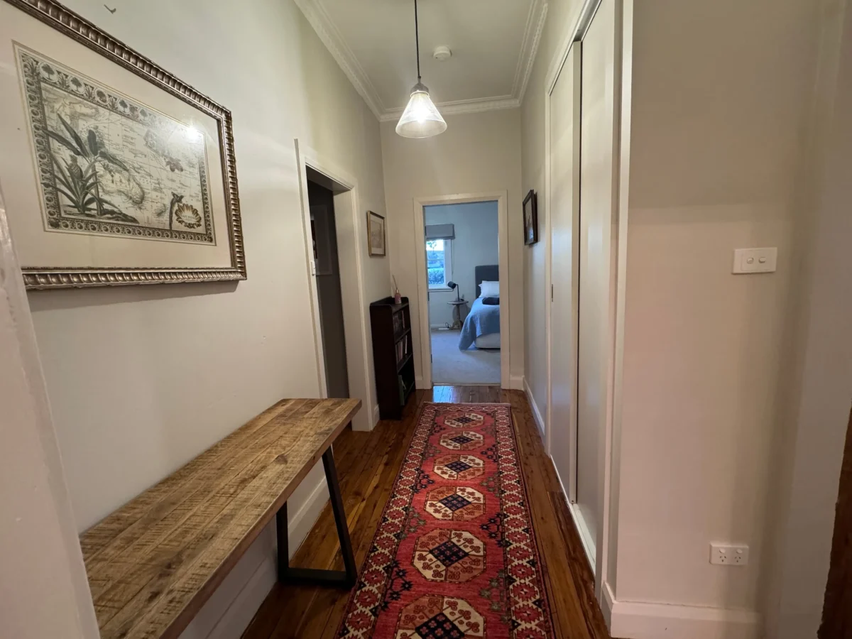 Retro vybavená předsíň