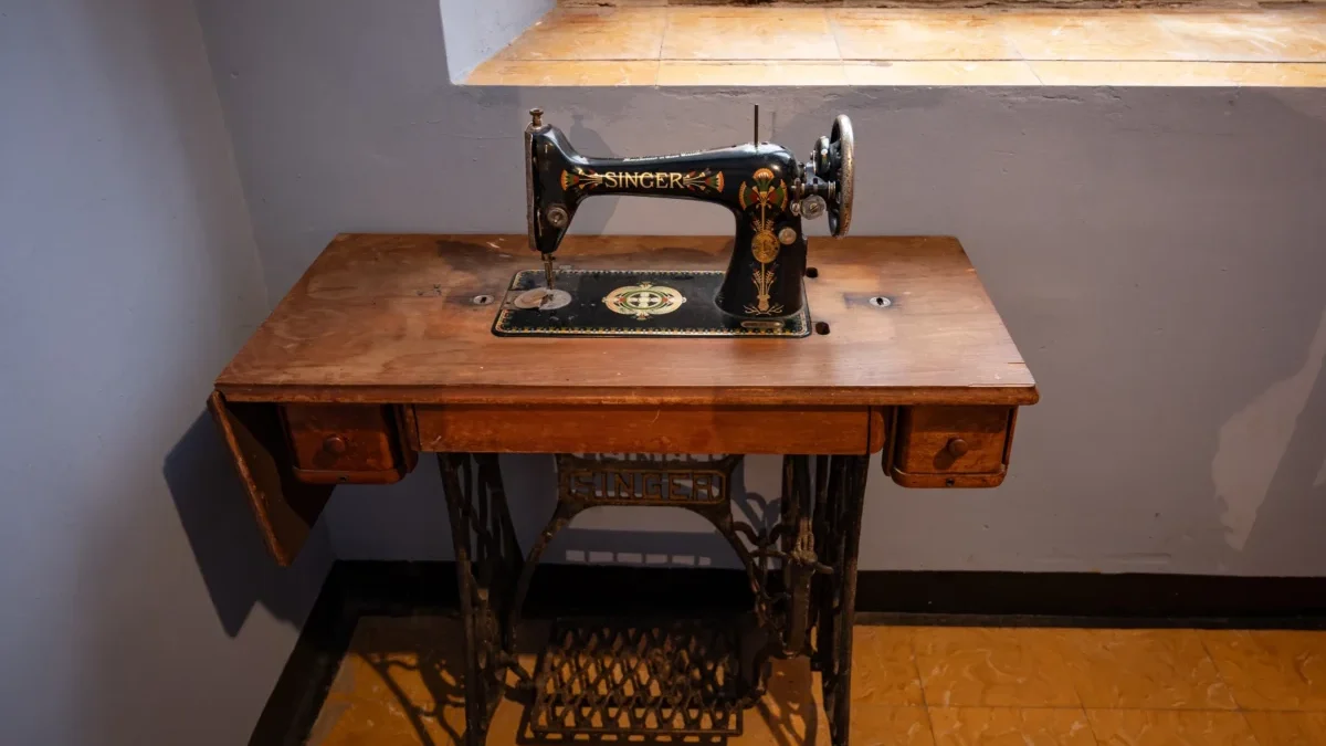Starý šicí stroj