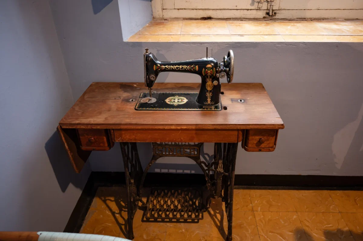 Starý šicí stroj