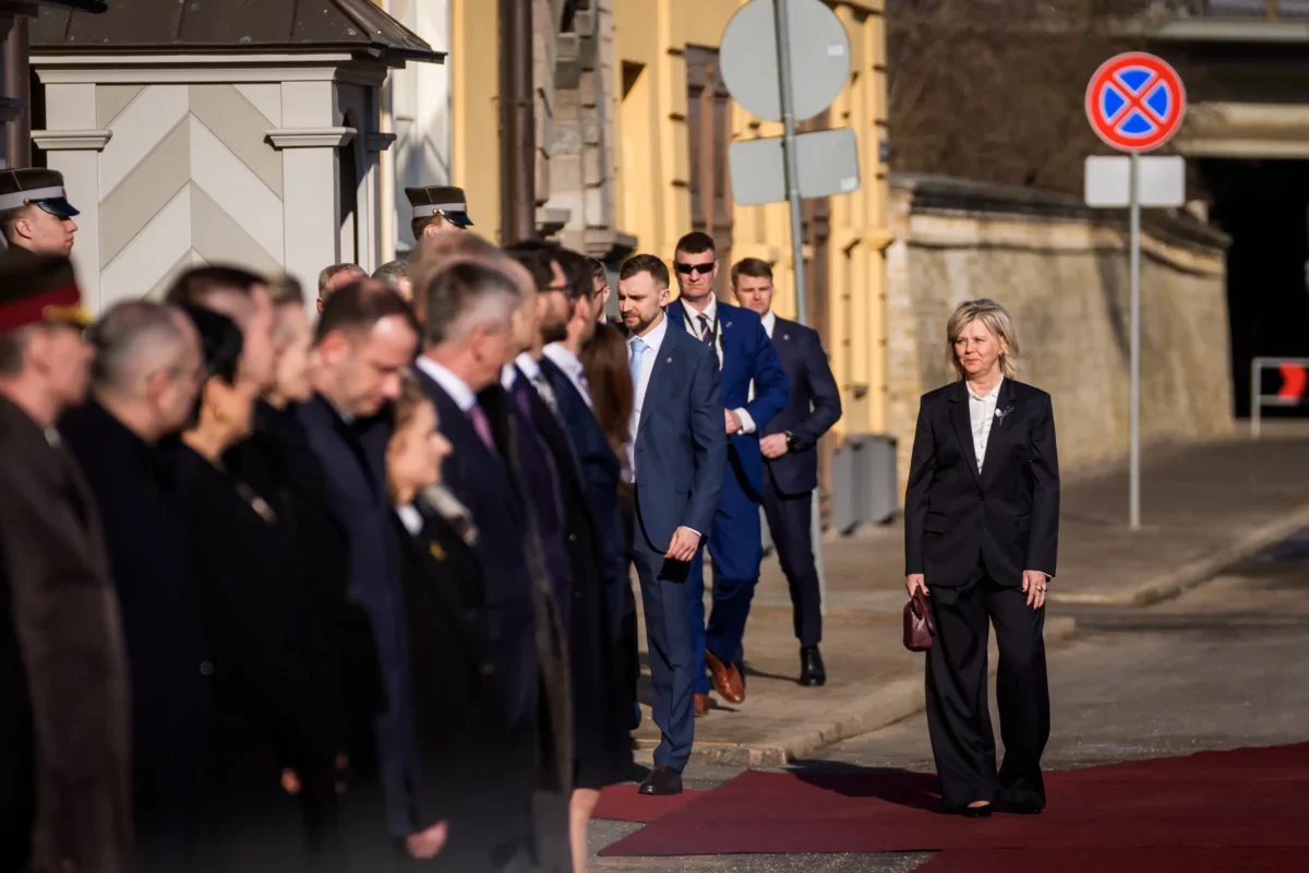 Uvítací ceremoniál prezidenta České republiky a první dámy.