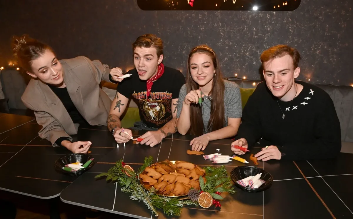 herci z seriálu Zoo: Nové začátky