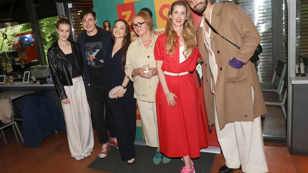 herci ze seriálu ZOO: Nové začátky