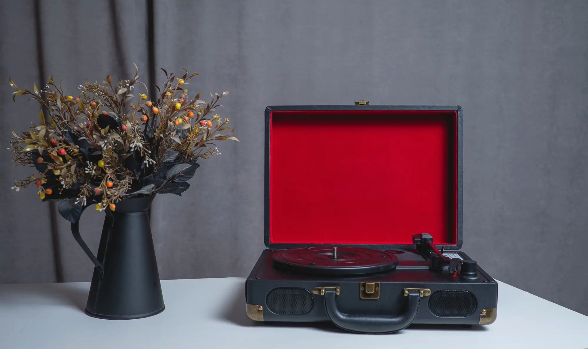 Kufříkový gramofon