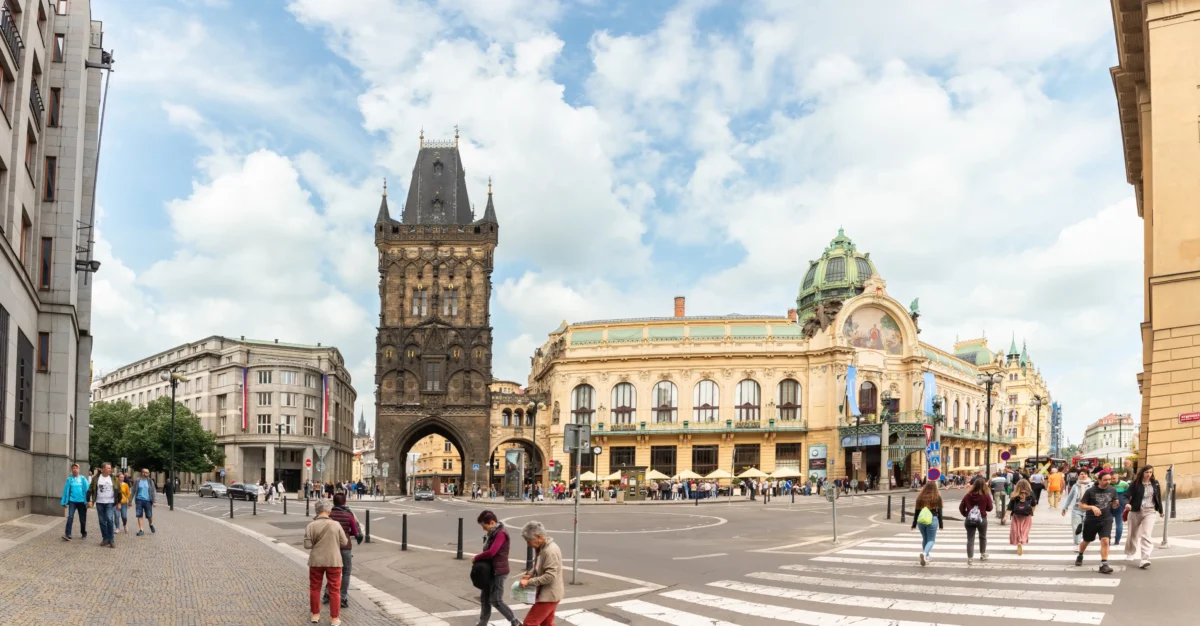 Náměstí před Prašnou bránou v Praze